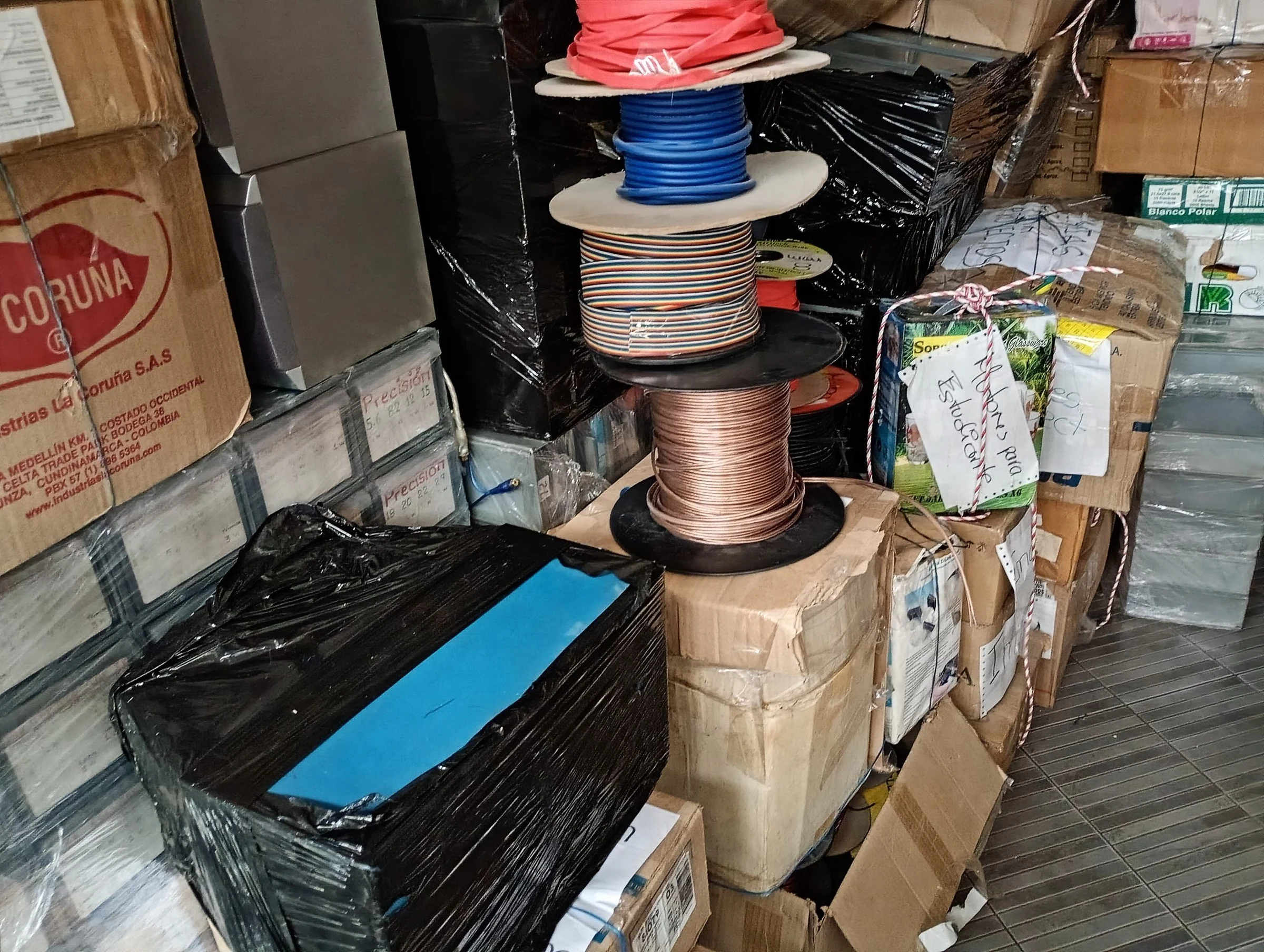 Venta de otra electrónica en Tunja: VENTA DE LOTE COMPLETO DE ARTICULOS ELECTRONICOS — Colombia Move