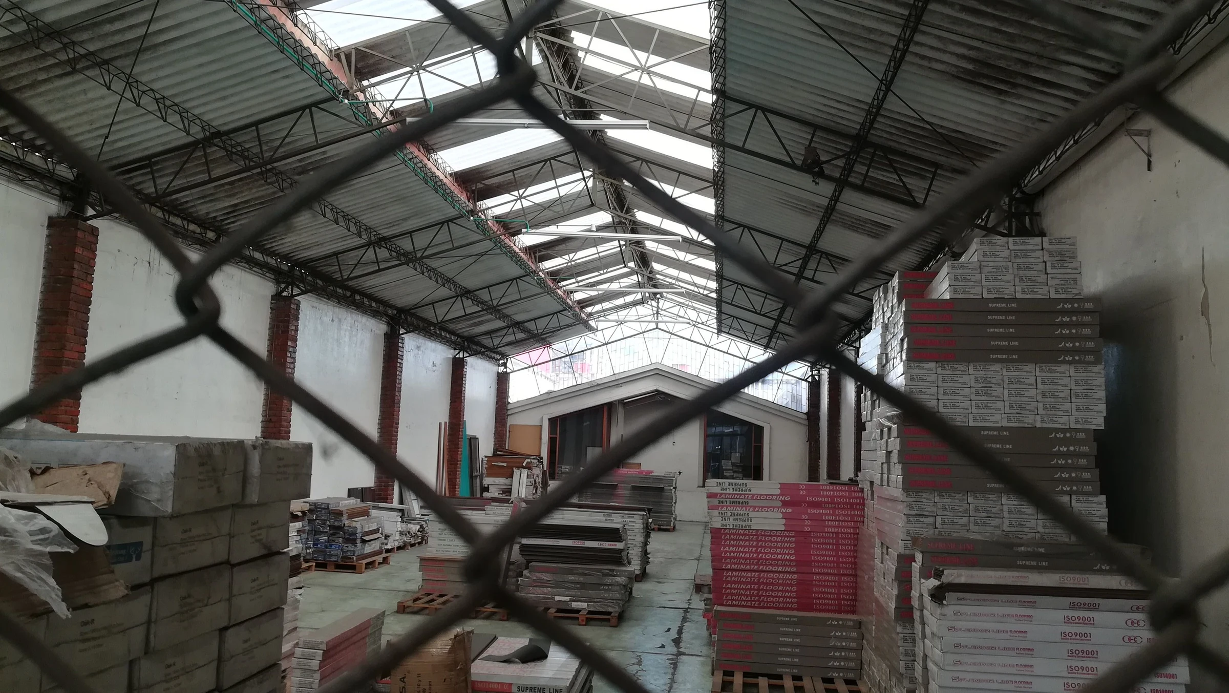 Venta de local comercial / hotel en Prado Veraniego, Bogotá: BODEGA - LOCAL, 486 M2, frente a tostao-bomba — Colombia Move
