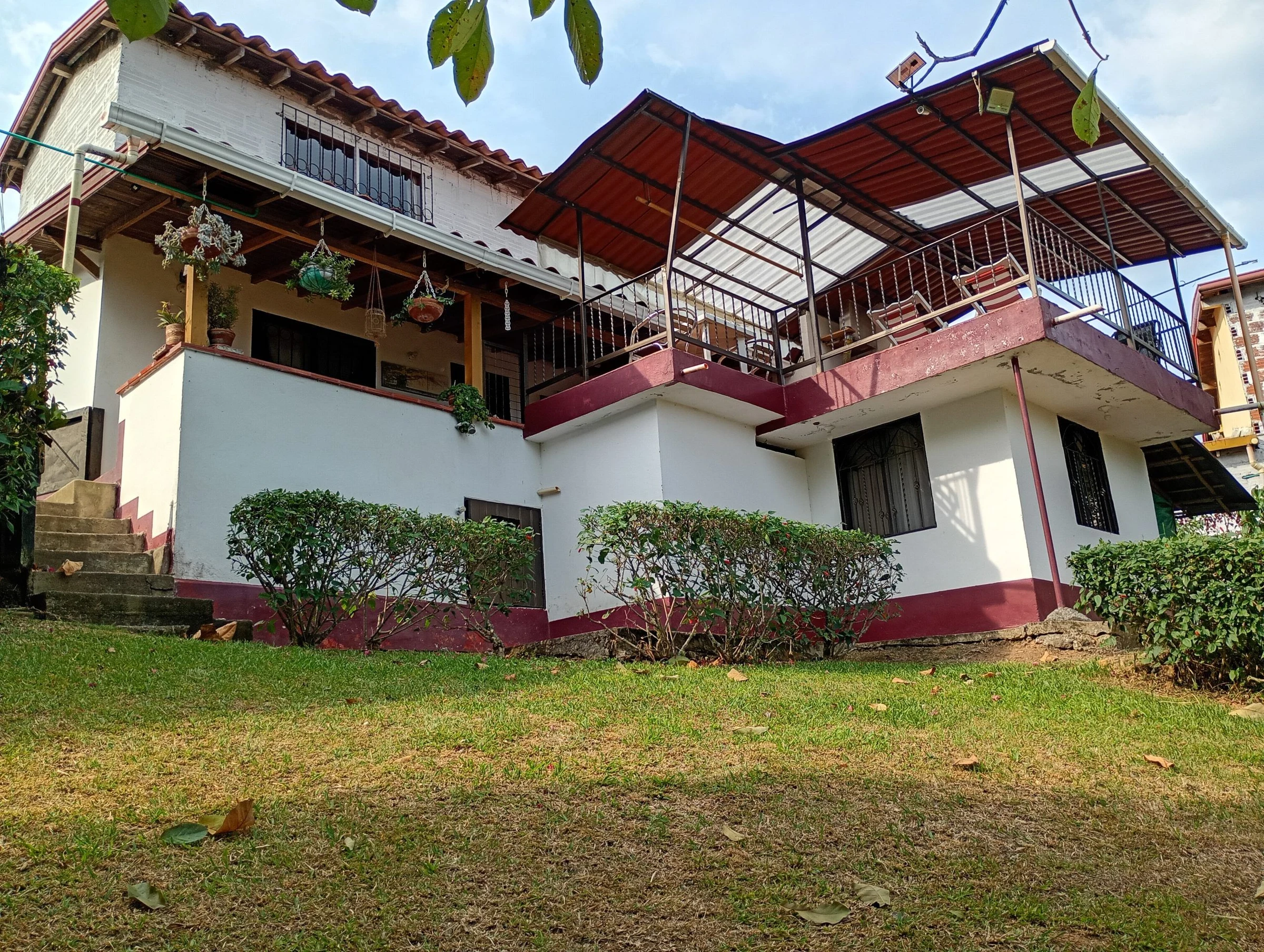 Casa finca en venta 5.900mtrs2, A una hora y veinte minutos de Medellín en Santa bárbara Antioquia