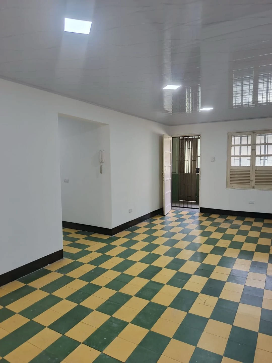 Venta de apartamento en Centro, Medellín: VENDO APARTAMENTO AMPLIO EN EL CENTRO – 90 m² — Colombia Move