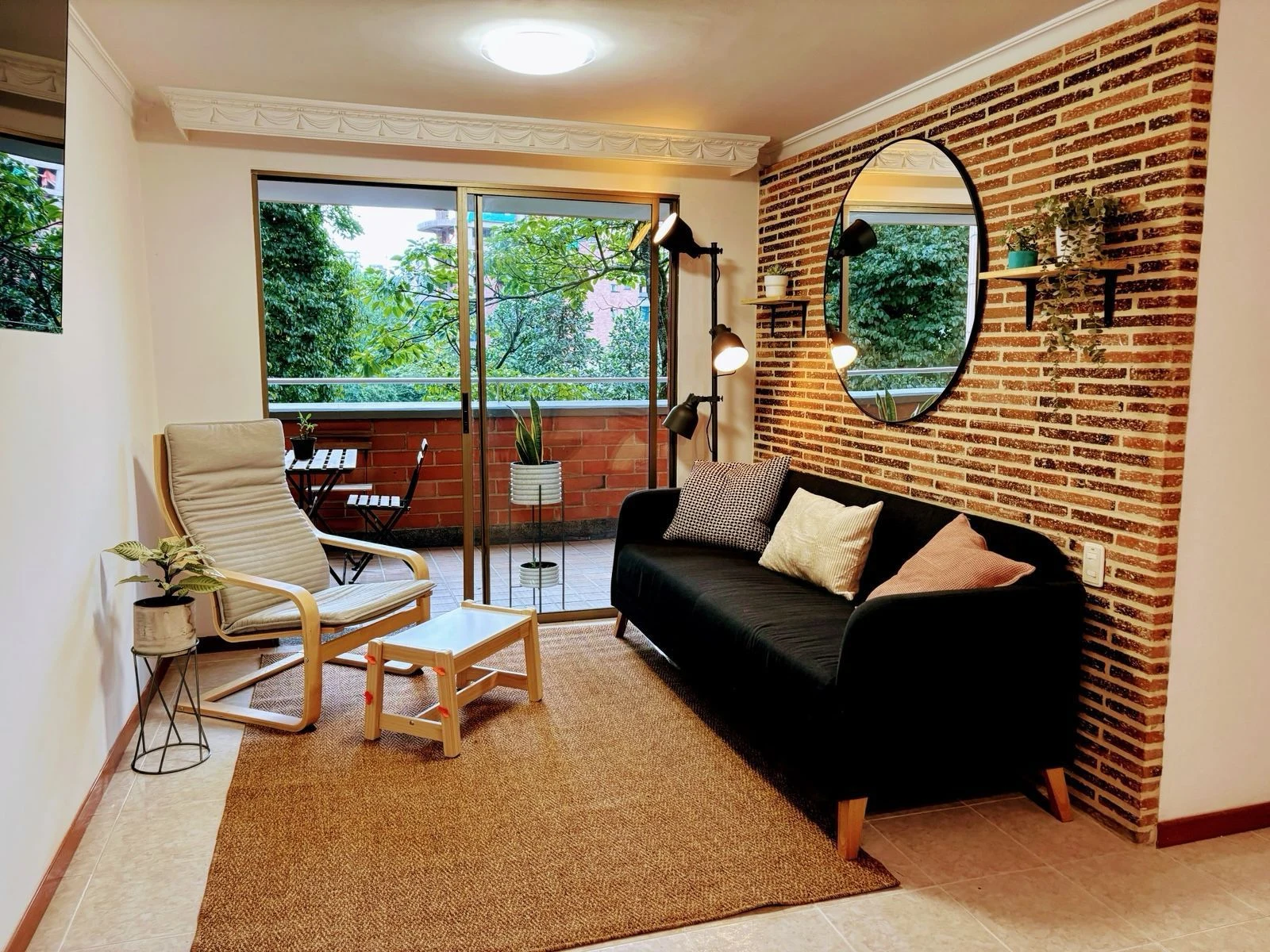 Venta de apartamento en El Poblado, Medellín: VENDO APARTAMENTO AMPLIO EXCELENTE INVERSION SECTOR VIZCAYA PROVENZA — Colombia Move