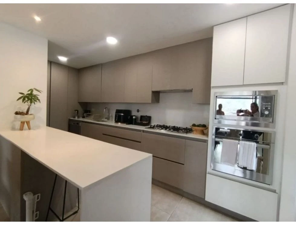 Venta de apartamento en Cumbres, Envigado: AMPLIO APARTAMENTO EN ENVIGADO SECTOR CUMBRES LINDA UNIDAD — Colombia Move