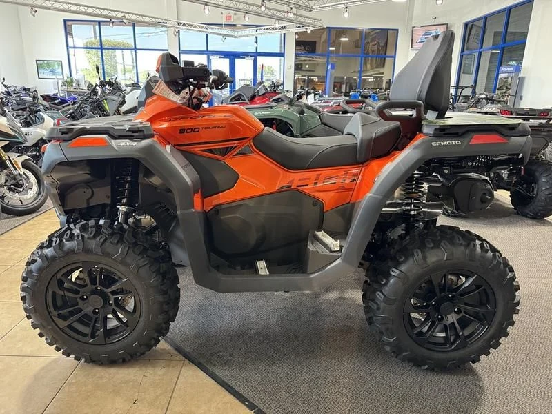 Venta de motos en Bogotá: Cuatrimoto CFMOTO 800 Touring naranja nueva — Colombia Move