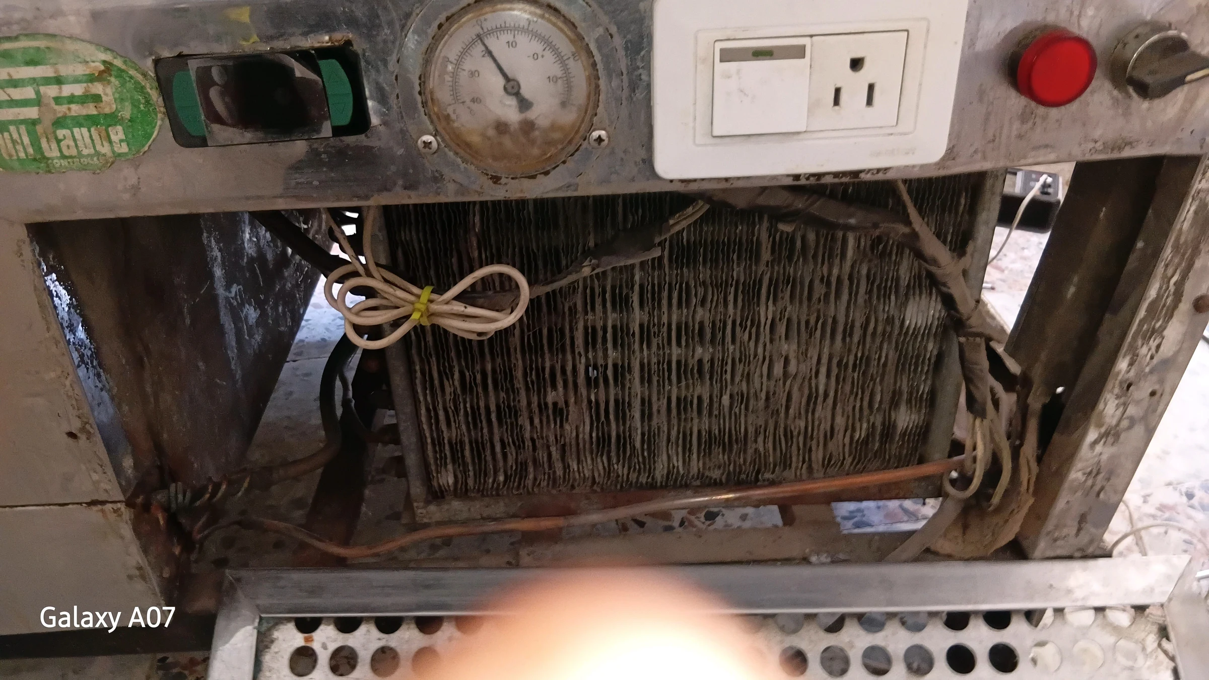 Service in Bogotá: Refrigerator repair in Bogotá Repair of all brands Whirlpool Centrales Mabe HACEB Lg Samsung ELECTROLUX — Colombia Move
