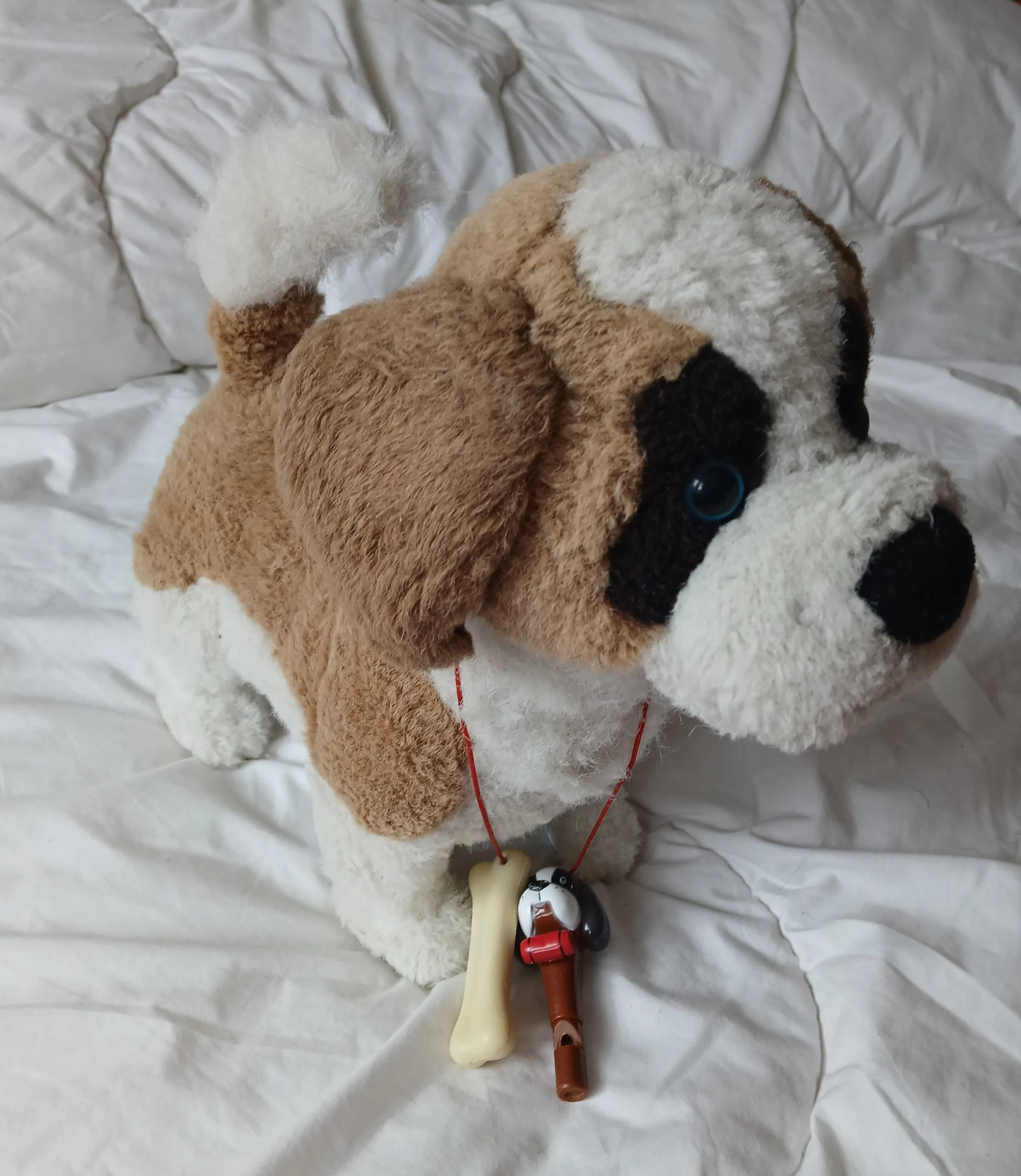 Venta de juguetes y estimulación en Bogotá: Perro de peluche interactivo tipo San Bernardo con accesorios — Colombia Move