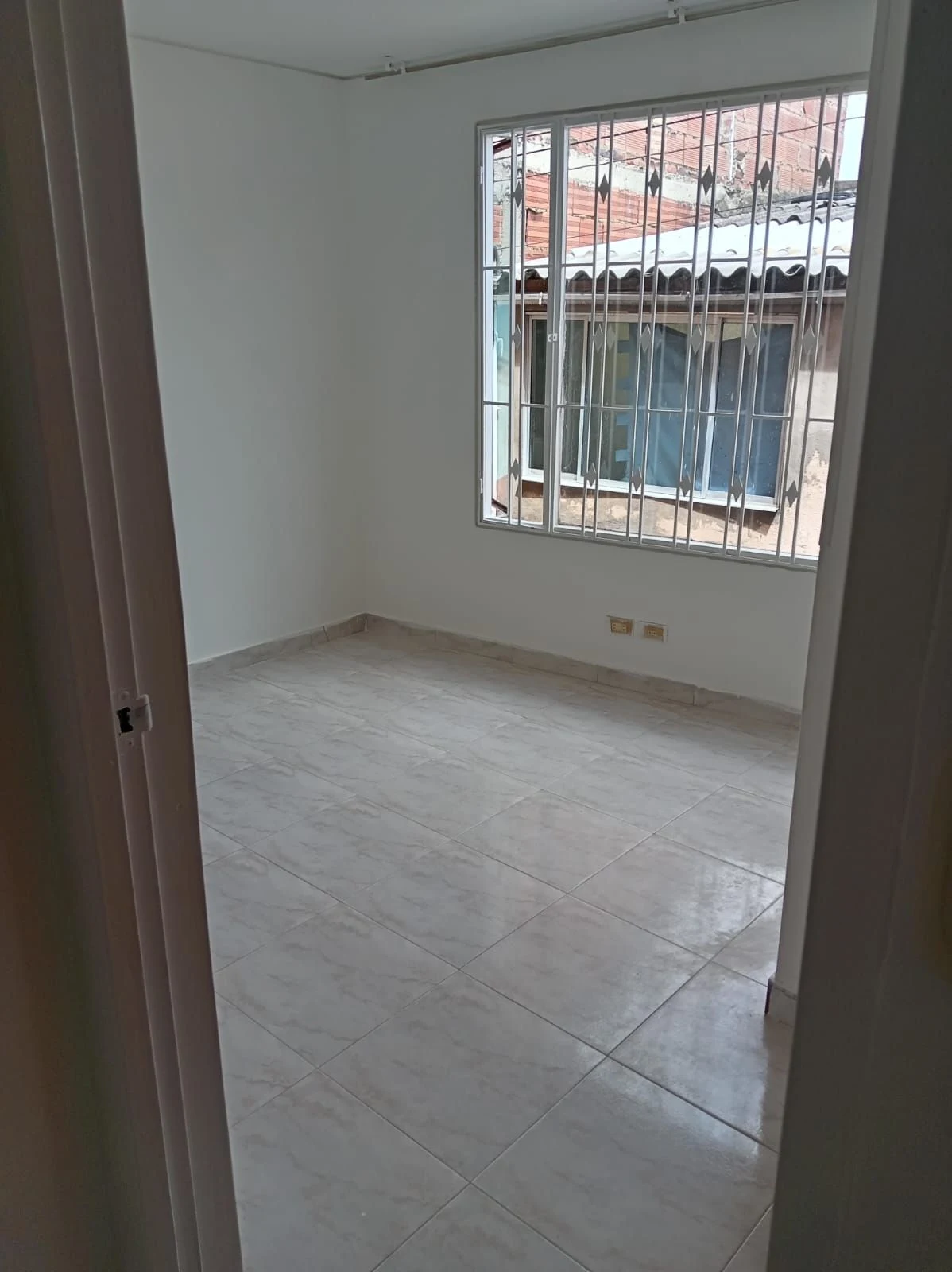 Apartamento en Arriendo en Barrancas – 2 Habitaciones – Segundo Piso