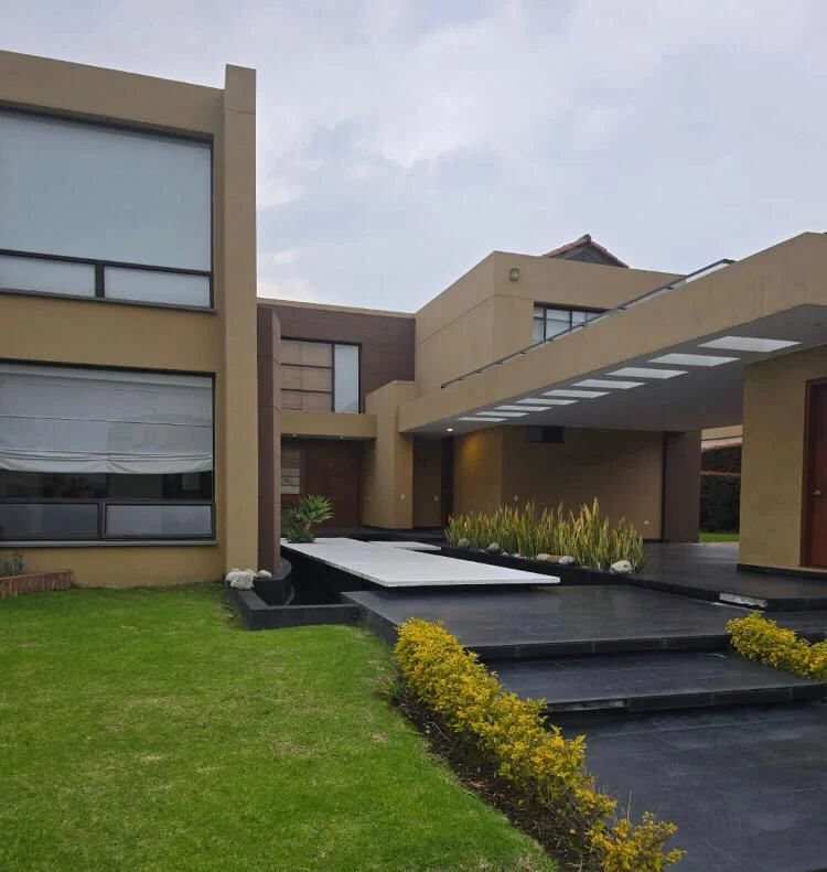 Venta de apartamento en Cerca de Piedra - Vía Conj La Ponderosa, Chía: Chia, KALAMARY, Lote 900 M2, 481 M2 construidos — Colombia Move