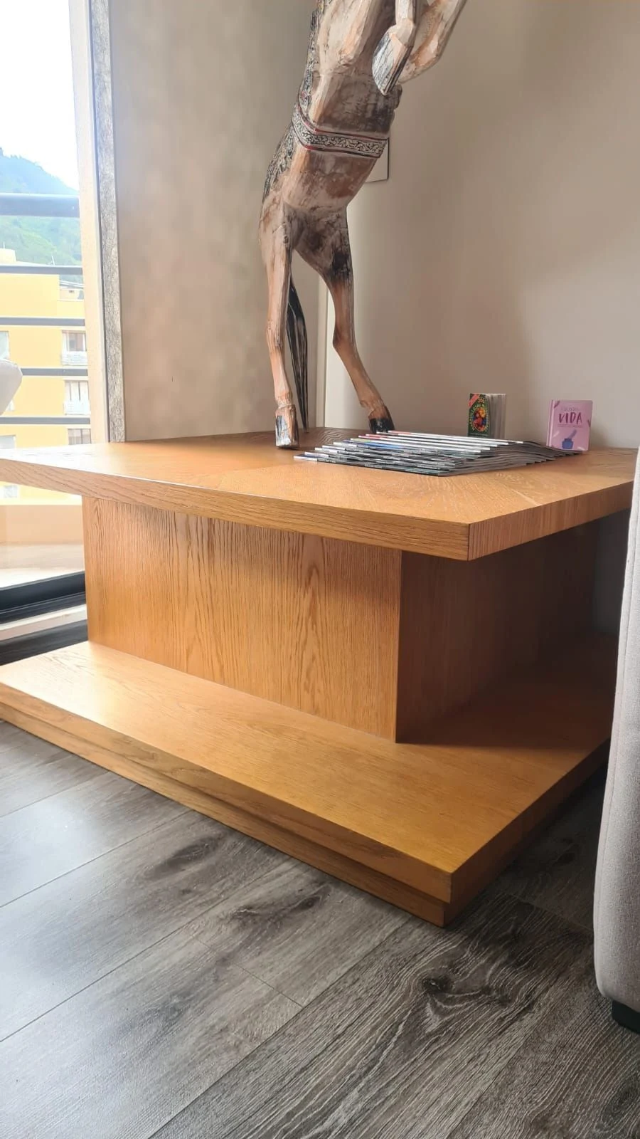 Venta de mesas y sillas en Chía: Vendo Mesa de centro de madera multifuncional en Chía — Colombia Move