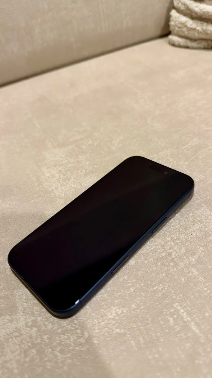 Venta de celulares y tablets en Chía: Iphone 17 Pro Azul Excelente estado — Colombia Move