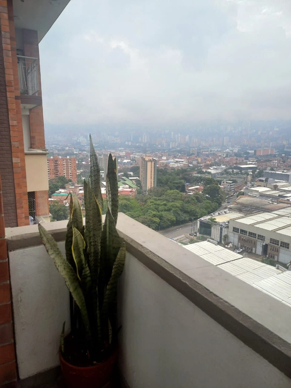 Venta de apartamento en Itagüi, Medellín: VENDO APARTAMENTO CIUDADELA DEL VALLE PISO ALTO CON VISTA — Colombia Move