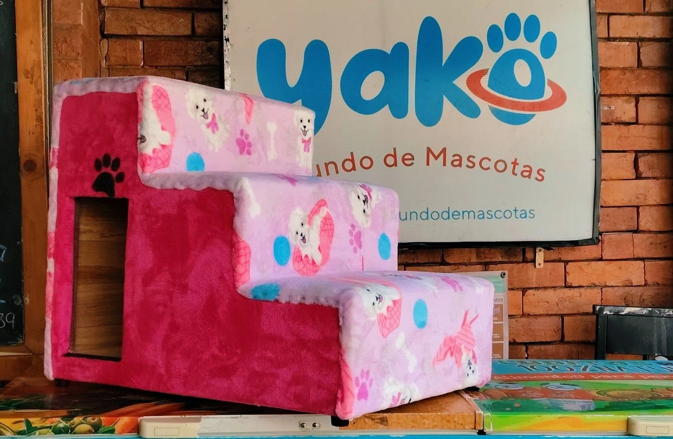 Venta de accesorios para mascotas en Chía: Escaleras para consentir a tu peludito — Colombia Move