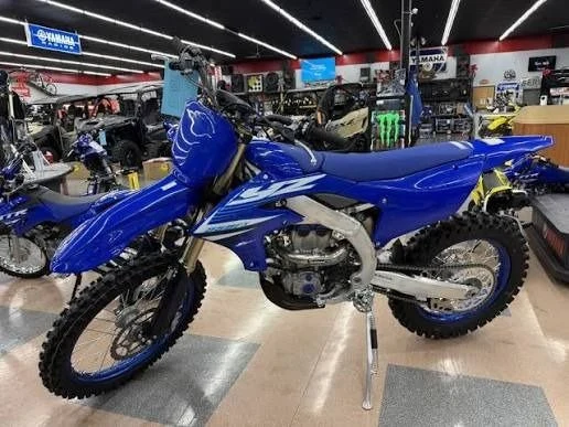 Moto de motocross nueva Yamaha YZ250 X 2025