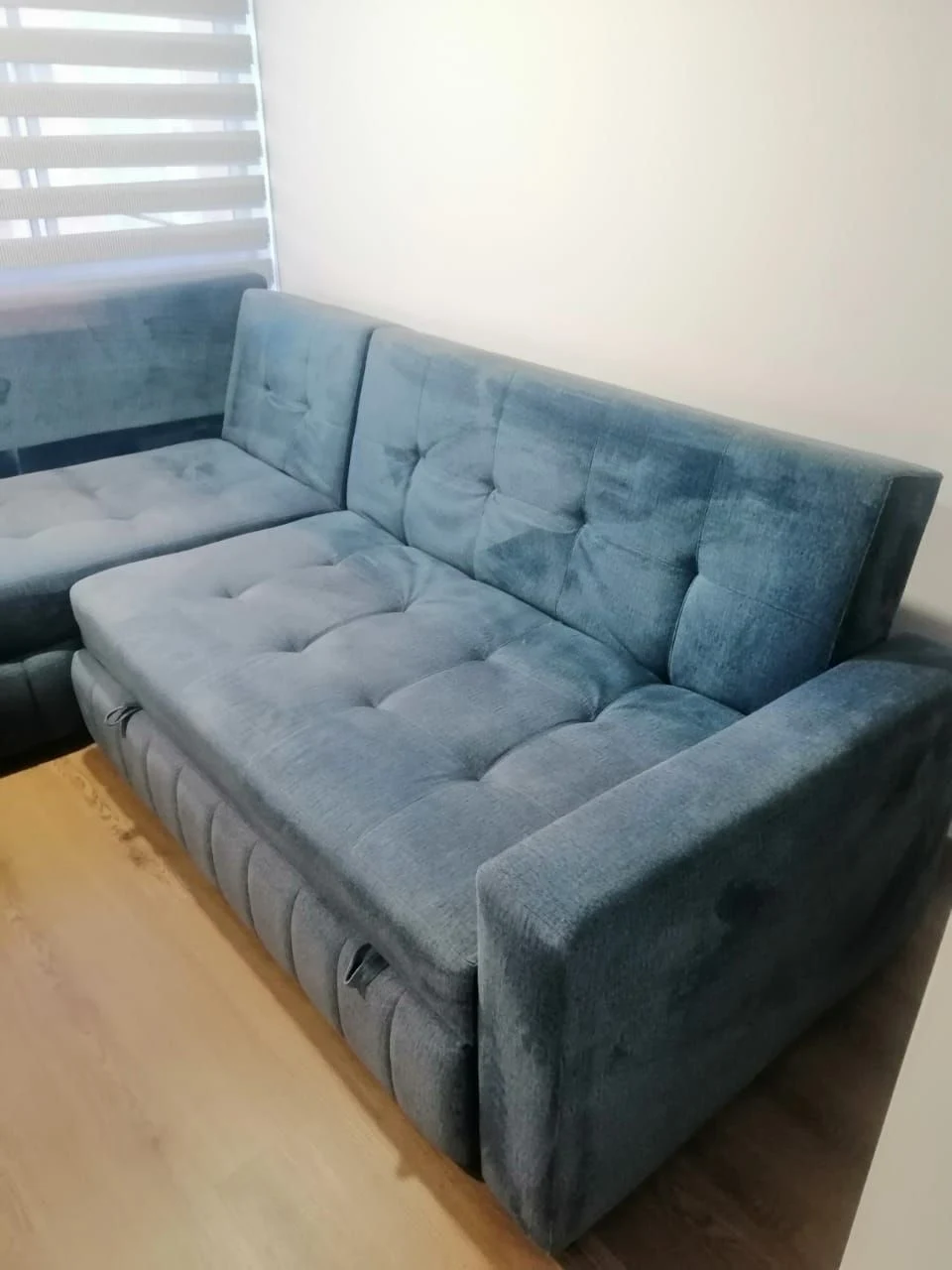 Venta de sofás y salas en Bogotá: Sofá seccional tapizado en tela aterciopelada — Colombia Move
