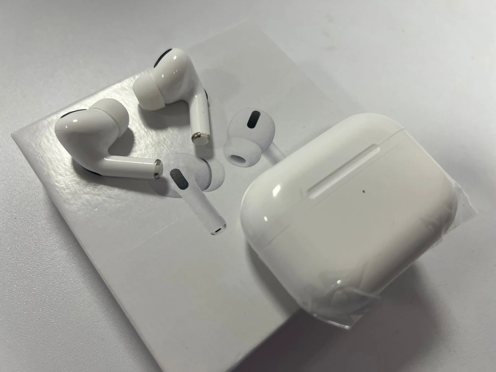 Phones & Tablets for Sale in Espinal, Tolima: Brand new AirPods Pro with original box and packaging (includes charging cable) — Colombia Move