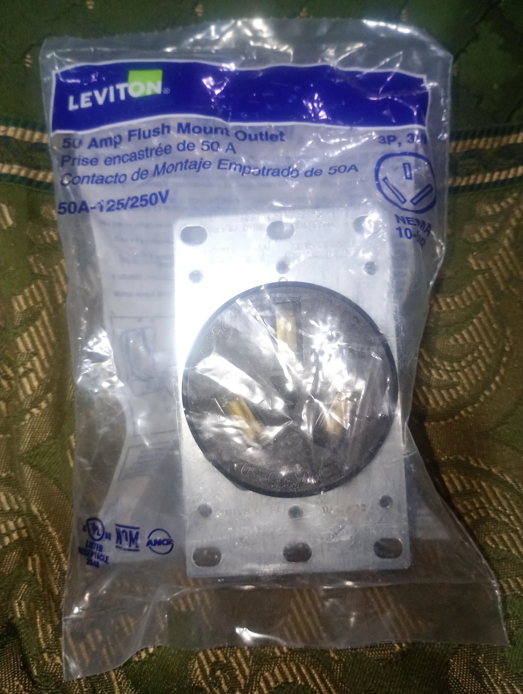 Venta de otra electrónica en Buenos Aires, Medellín: Contacto de tomacorriente Leviton 50 Amp en venta — Colombia Move
