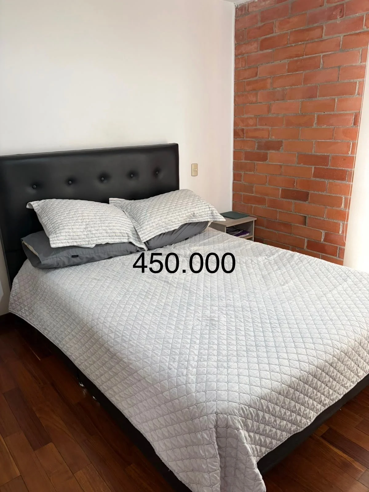 Venta de otro mueble en El Poblado, Medellín: Muebles para dormitorio: cama y cajonera — Colombia Move