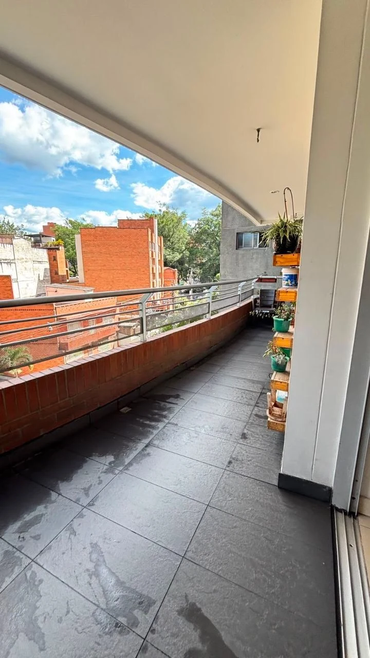 Venta de apartamento en Laureles, Medellín: Apartamento en Venta en Laureles, Primer Parque - 153 m² — Colombia Move